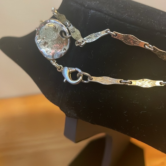 Vintage Gold Tone Hammered Coin Necklace - Picture 3 of 7